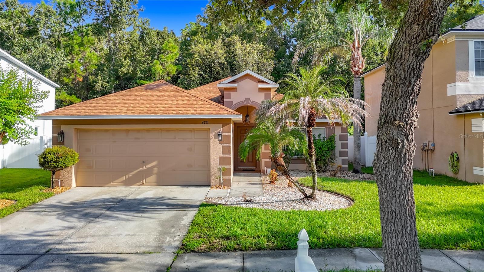 Home in LAND O LAKES, FL 34639 — photo 2