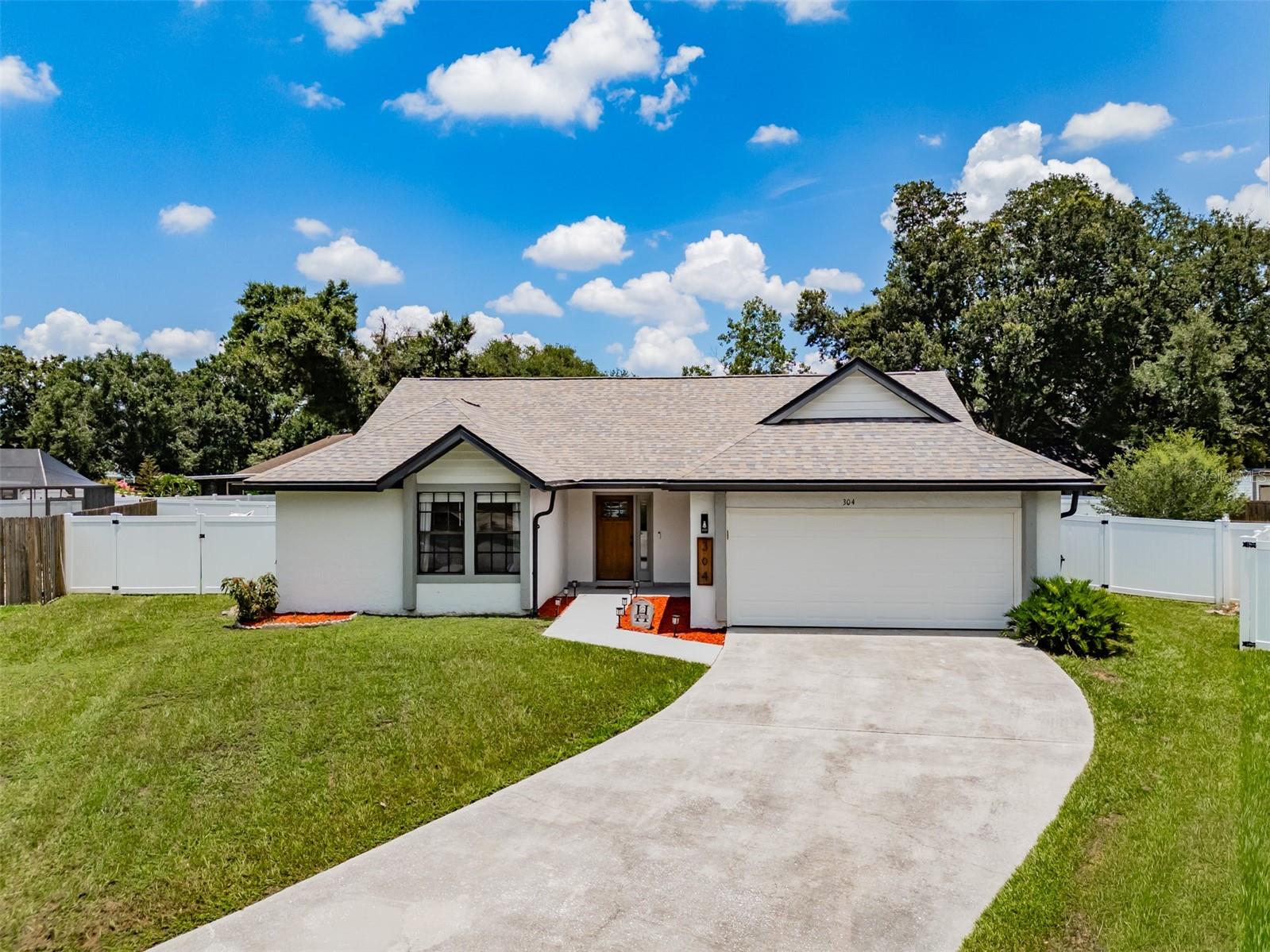 304 Scarlet Oak Court — photo