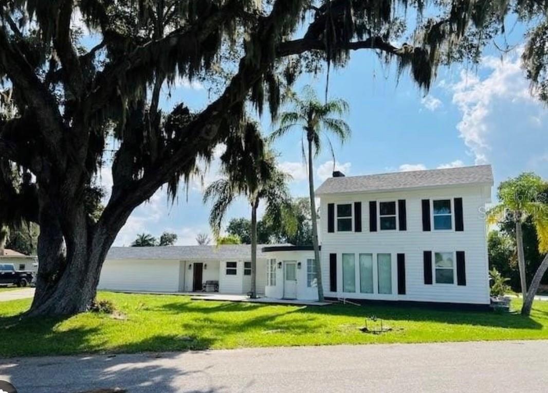 812 Tropical Drive — photo