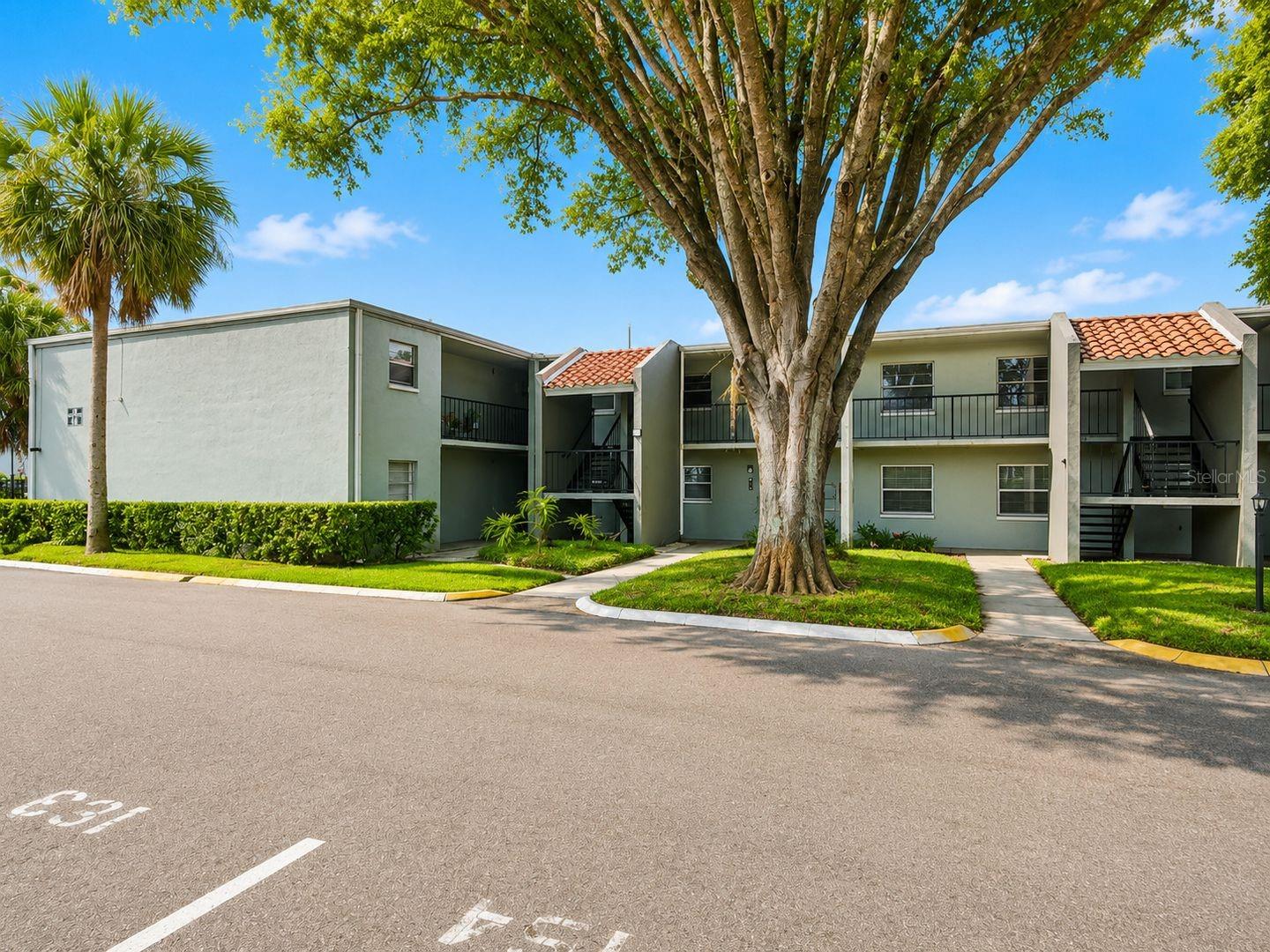 2812 Somerset Park Drive 105 — photo