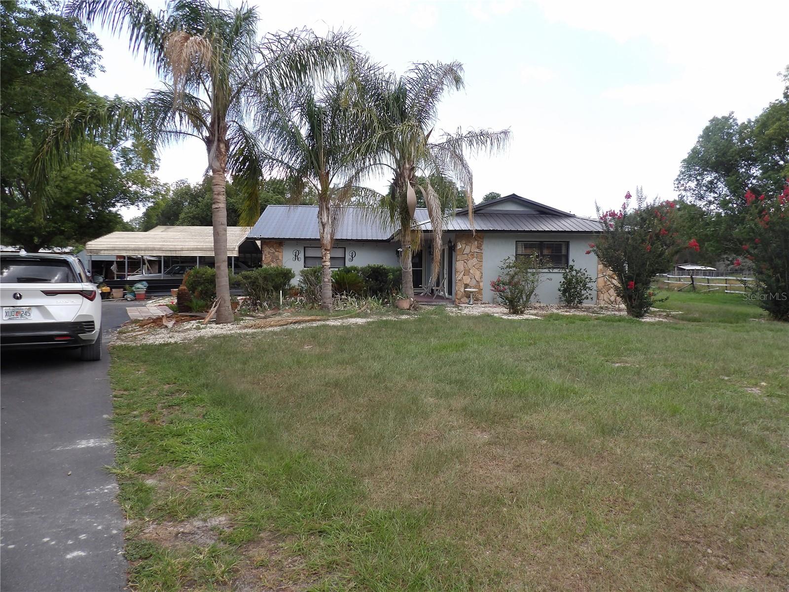 18211 Oaklawn — photo