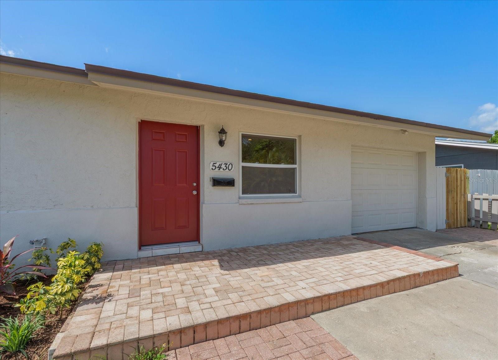 Home in PINELLAS PARK, FL 33782 — photo 2