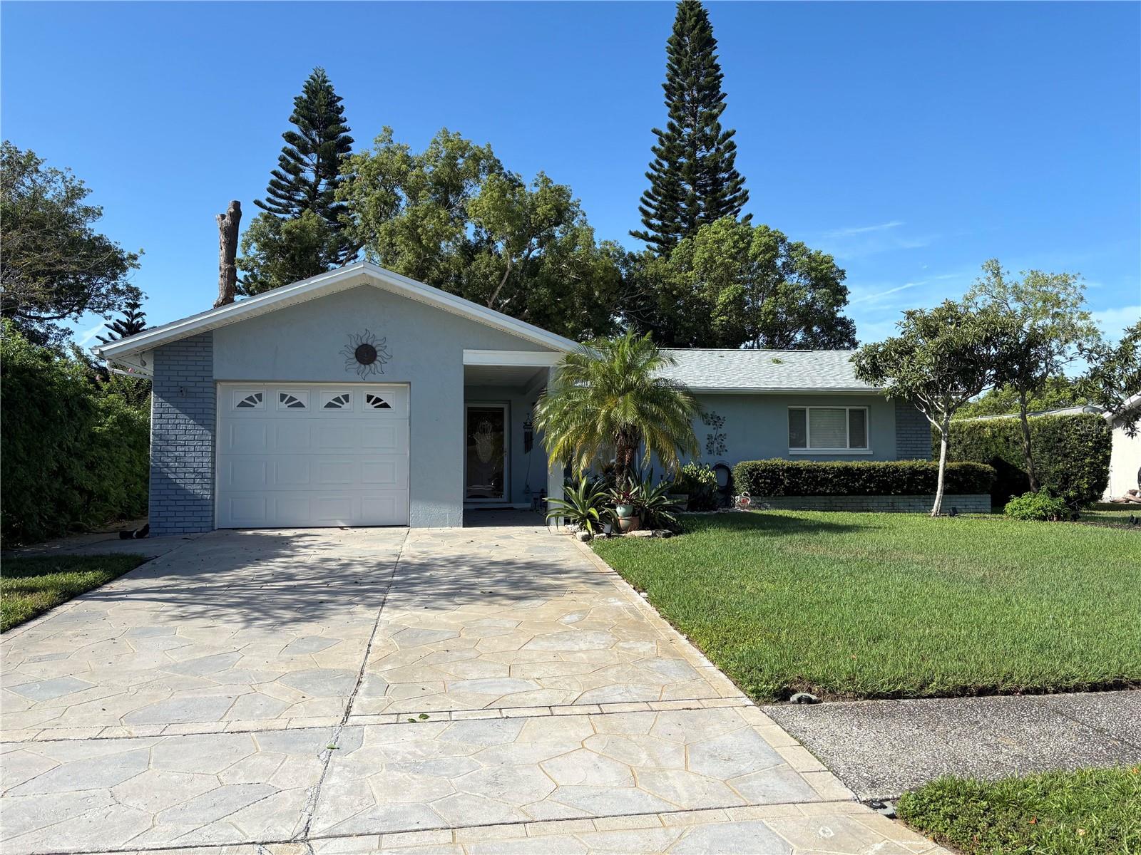 133 Stafford Circle — photo