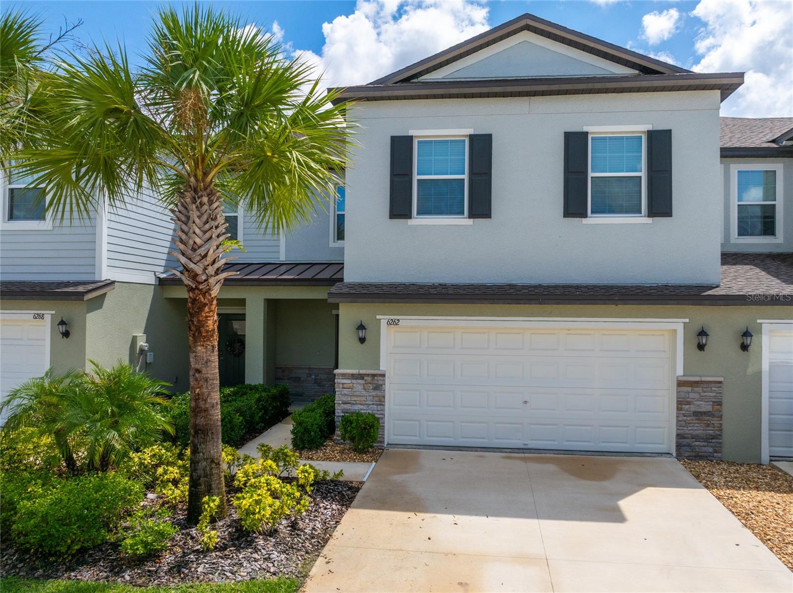 6262 Shiner Street — photo