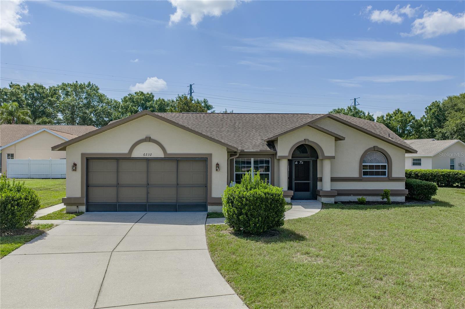 6232 Huntington Drive — photo