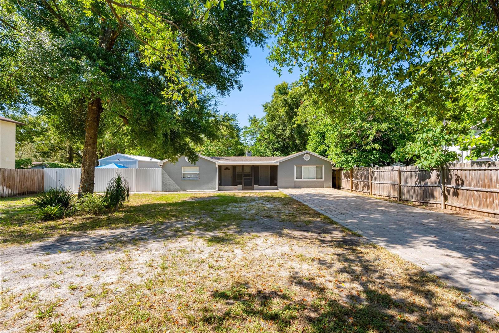 1205 E Seneca Avenue — photo