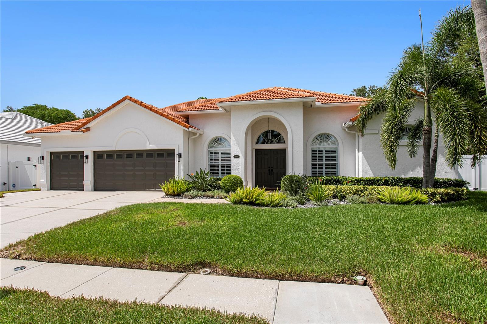 2801 Shore Breeze Drive — photo