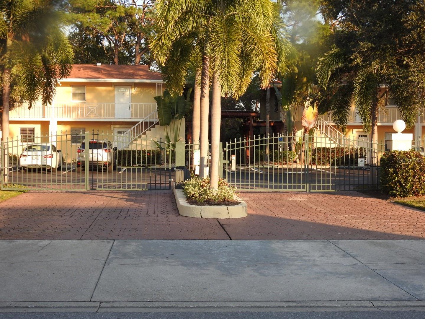 972 la Costa Circle 8 — photo
