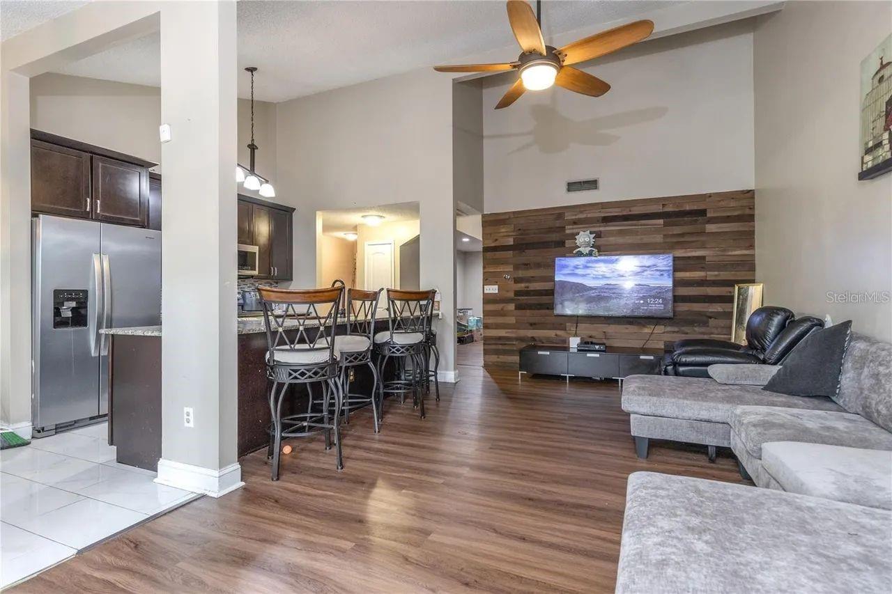 Home in TAMPA, FL 33625 — photo 2