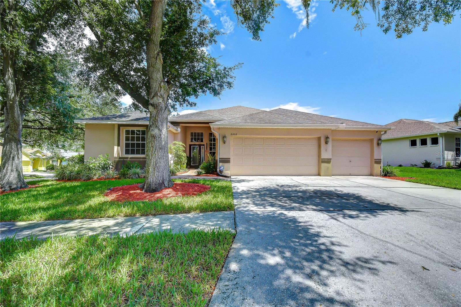 2202 Longmore Circle — photo