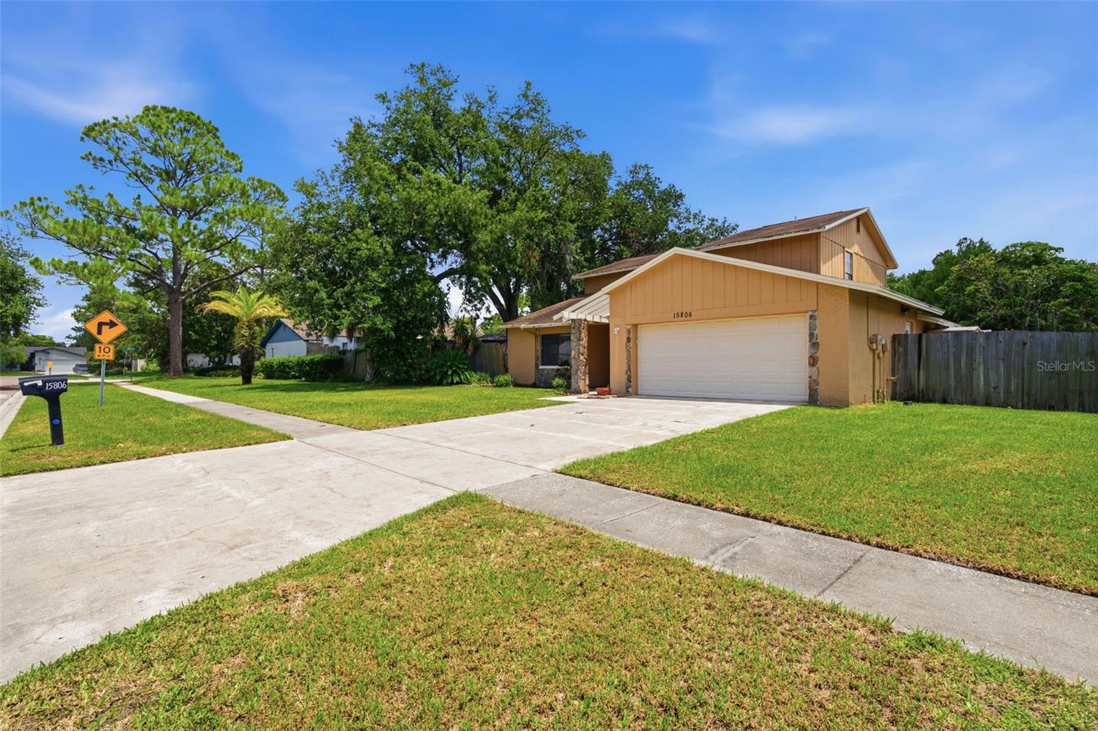 15806 Pennington Road — photo