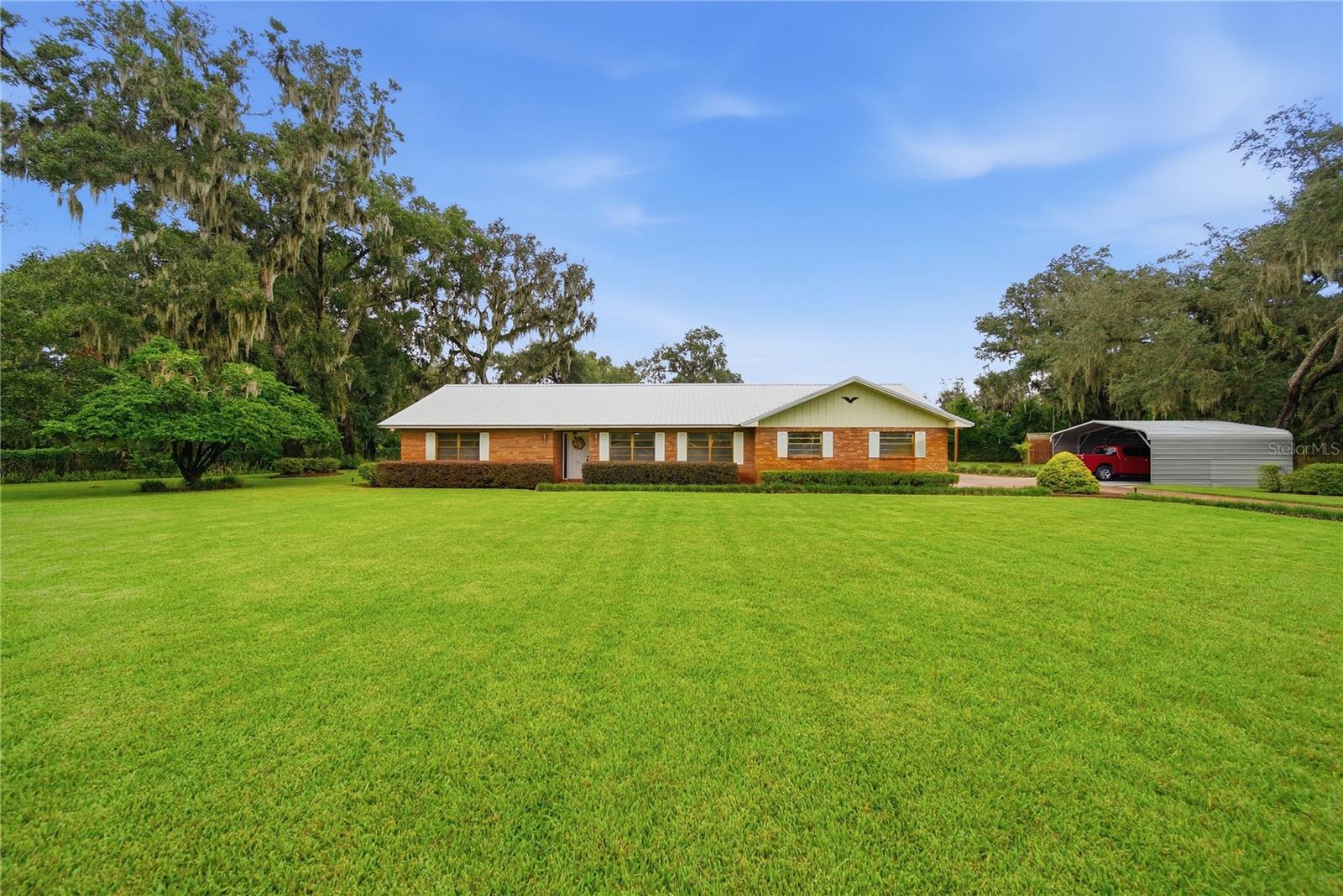 3704 Thonotosassa Road — photo