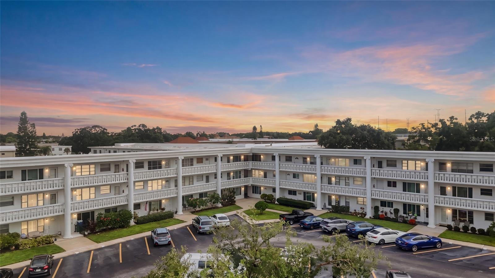 2454 Australia Way E 32 — photo