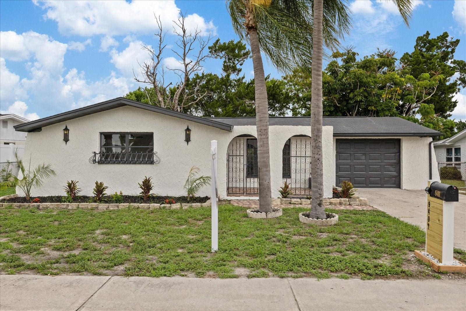 9401 Glen Moor Lane — photo