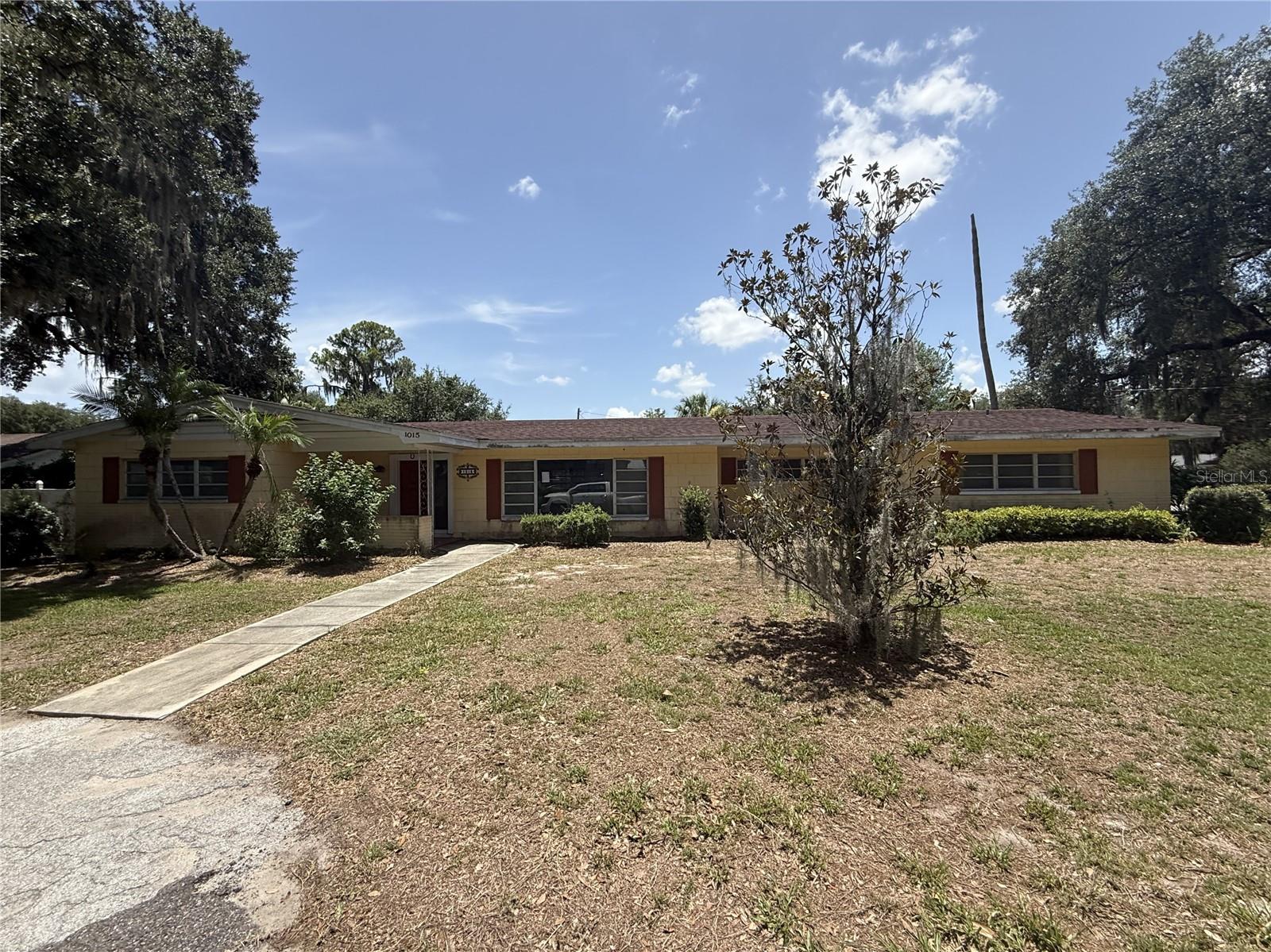 1015 E Mann Road — photo