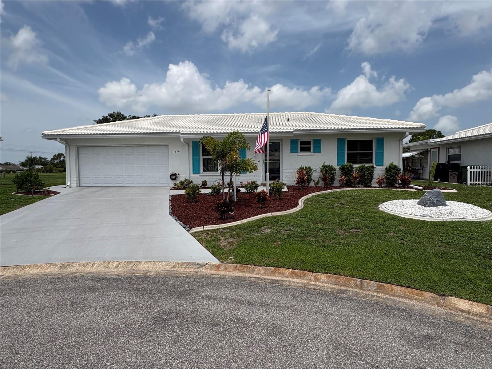 1612 S Elmwood Drive — photo