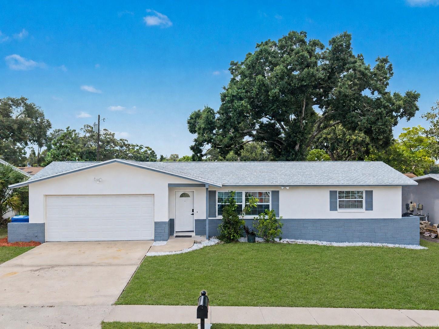 1354 Rosery Road NE — photo