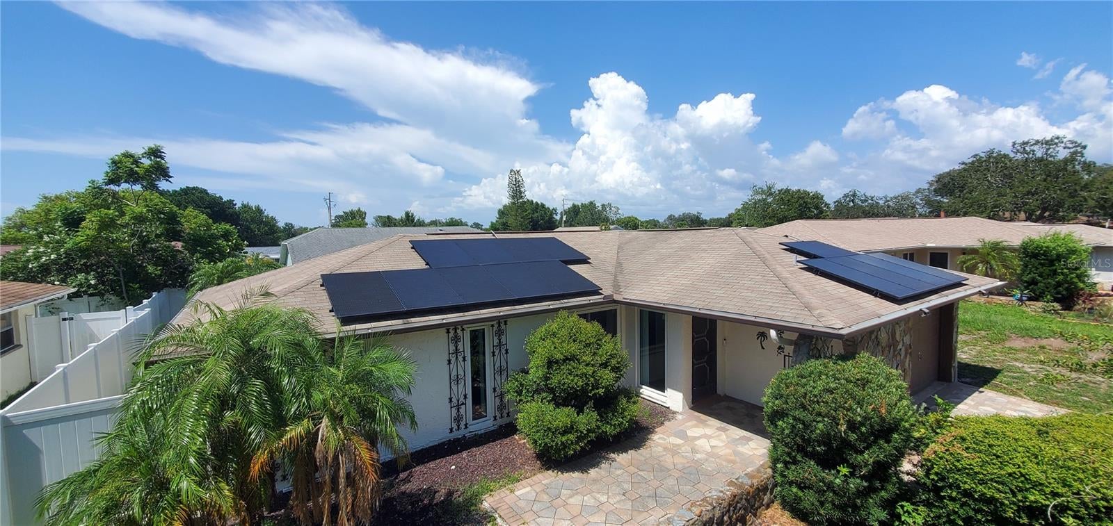 7438 Lake Forest Circle — photo