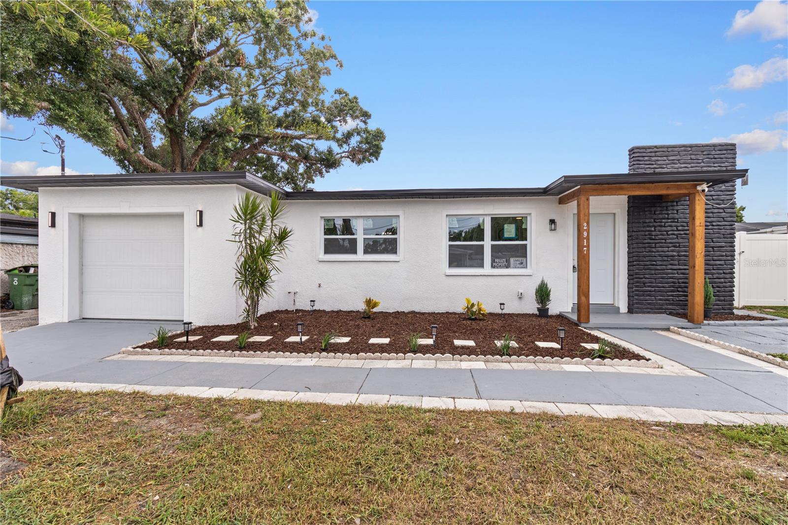 2917 W Clifton Street — photo