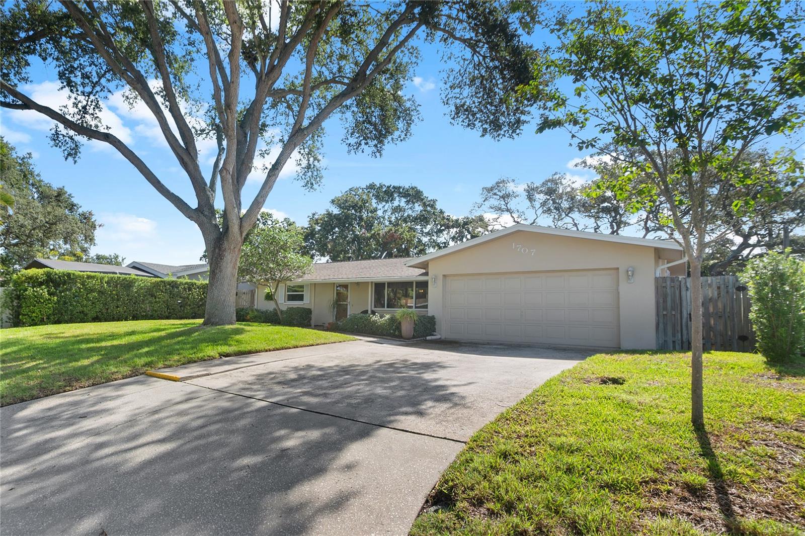 1707 Ridgeway Drive — photo