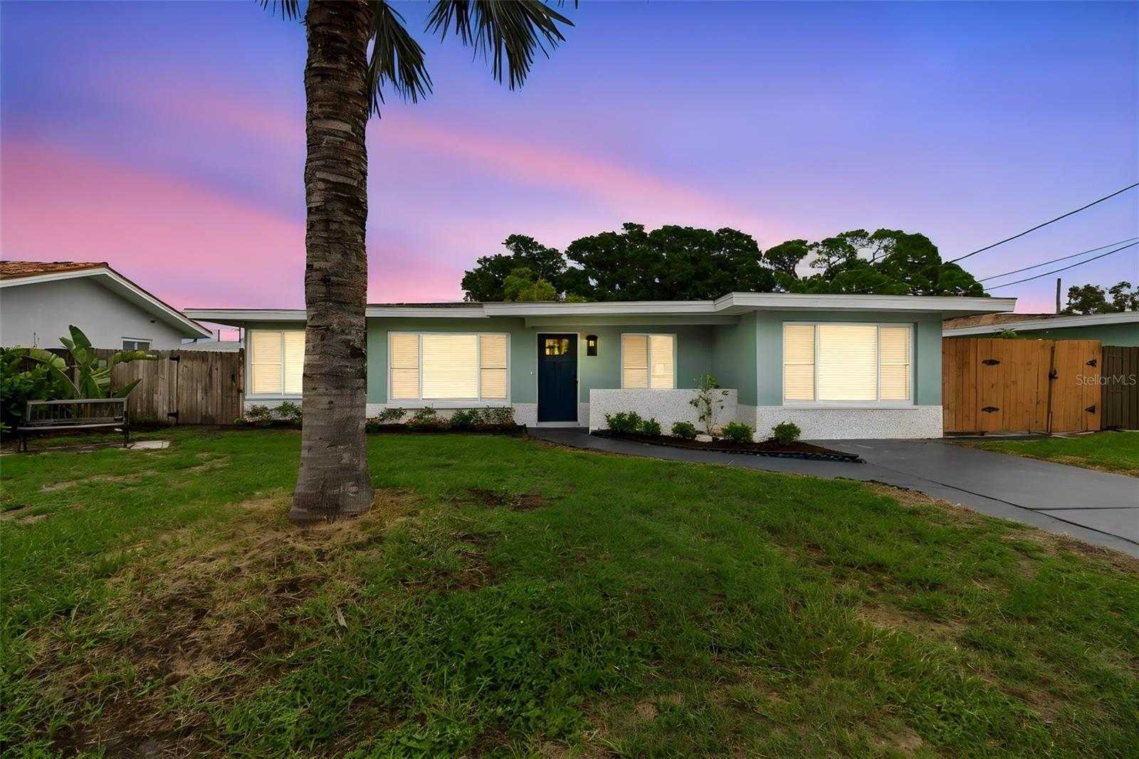 403 Driftwood Drive W — photo