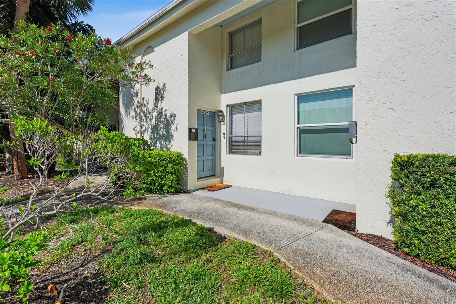 4505 la Capri Court — photo