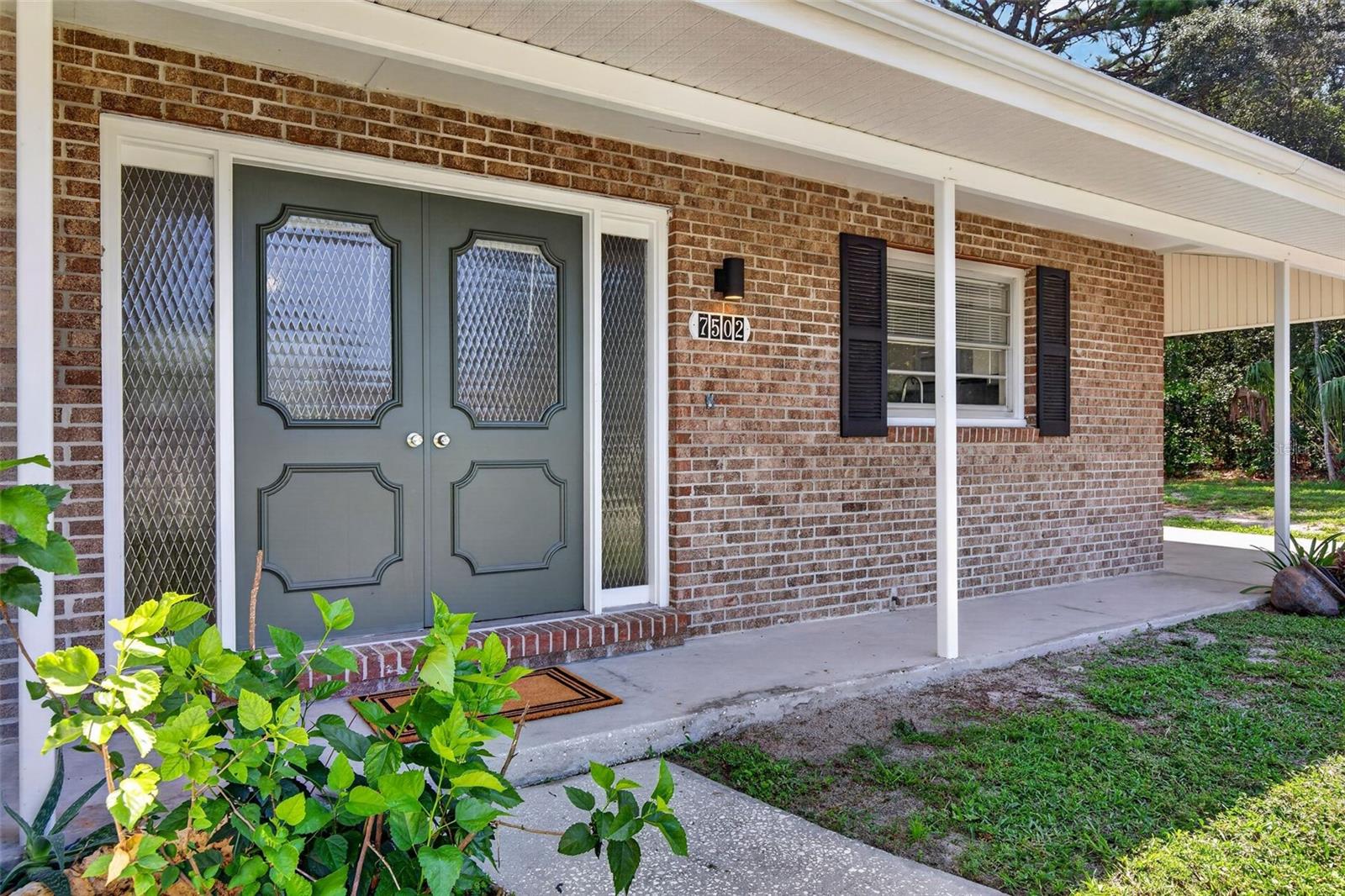 7502 Pond Circle — photo