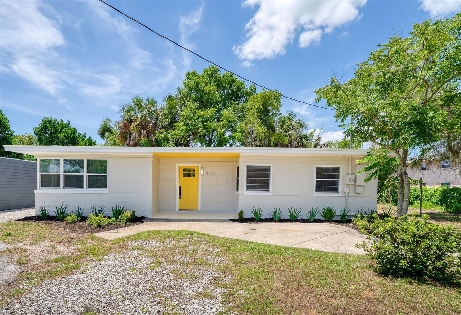1202 E Caroline Street — photo