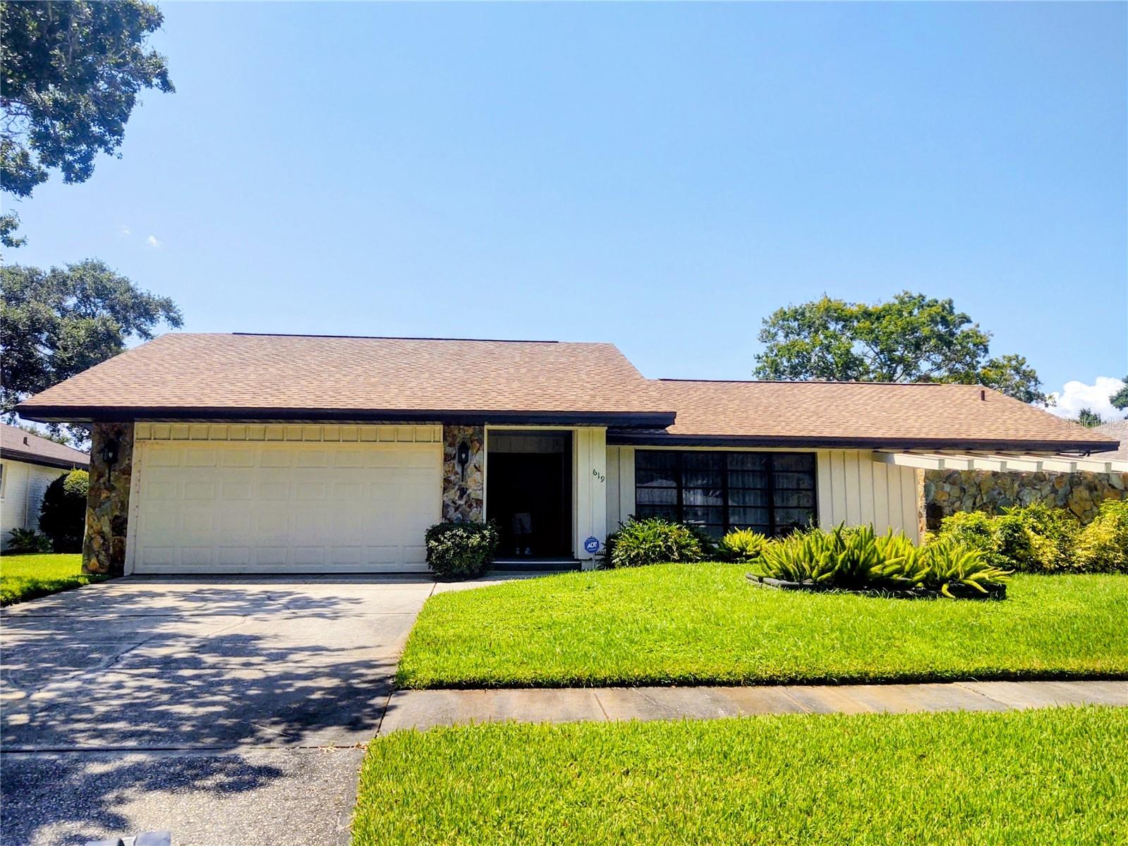 619 Riviera Bay Drive NE — photo