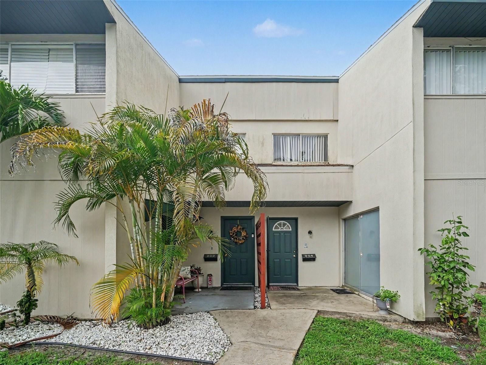 908 Byron Lane 6 — photo