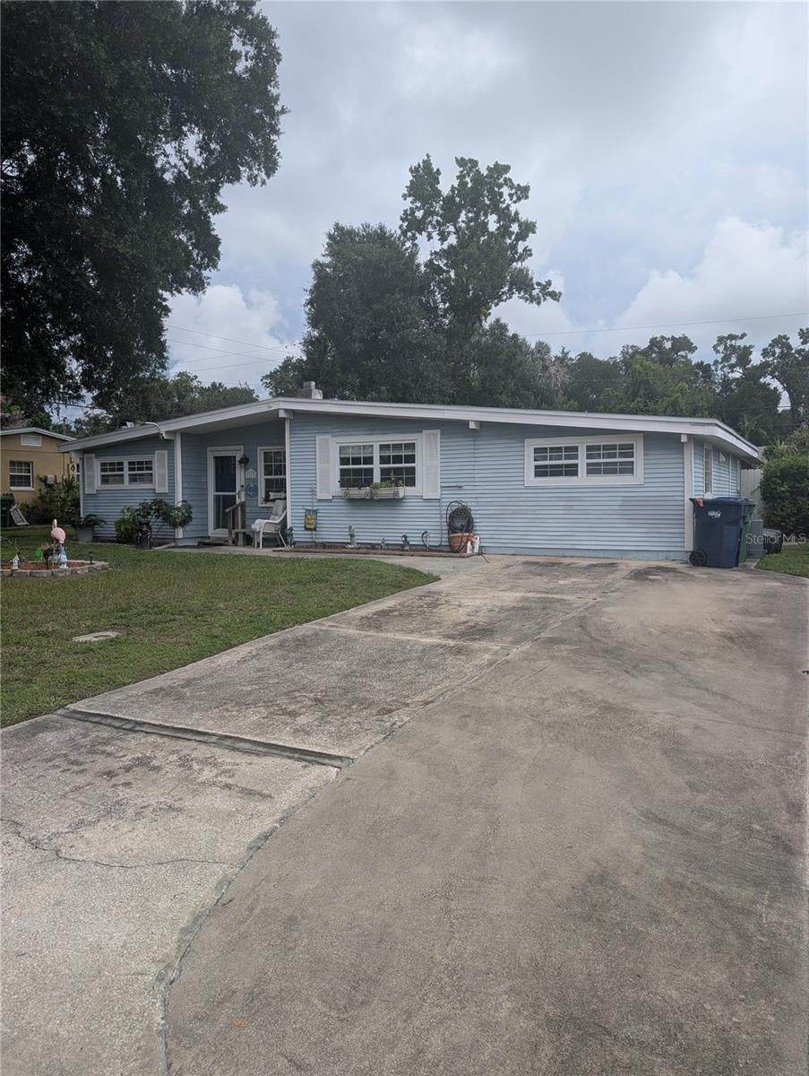 1529 W River Lane — photo