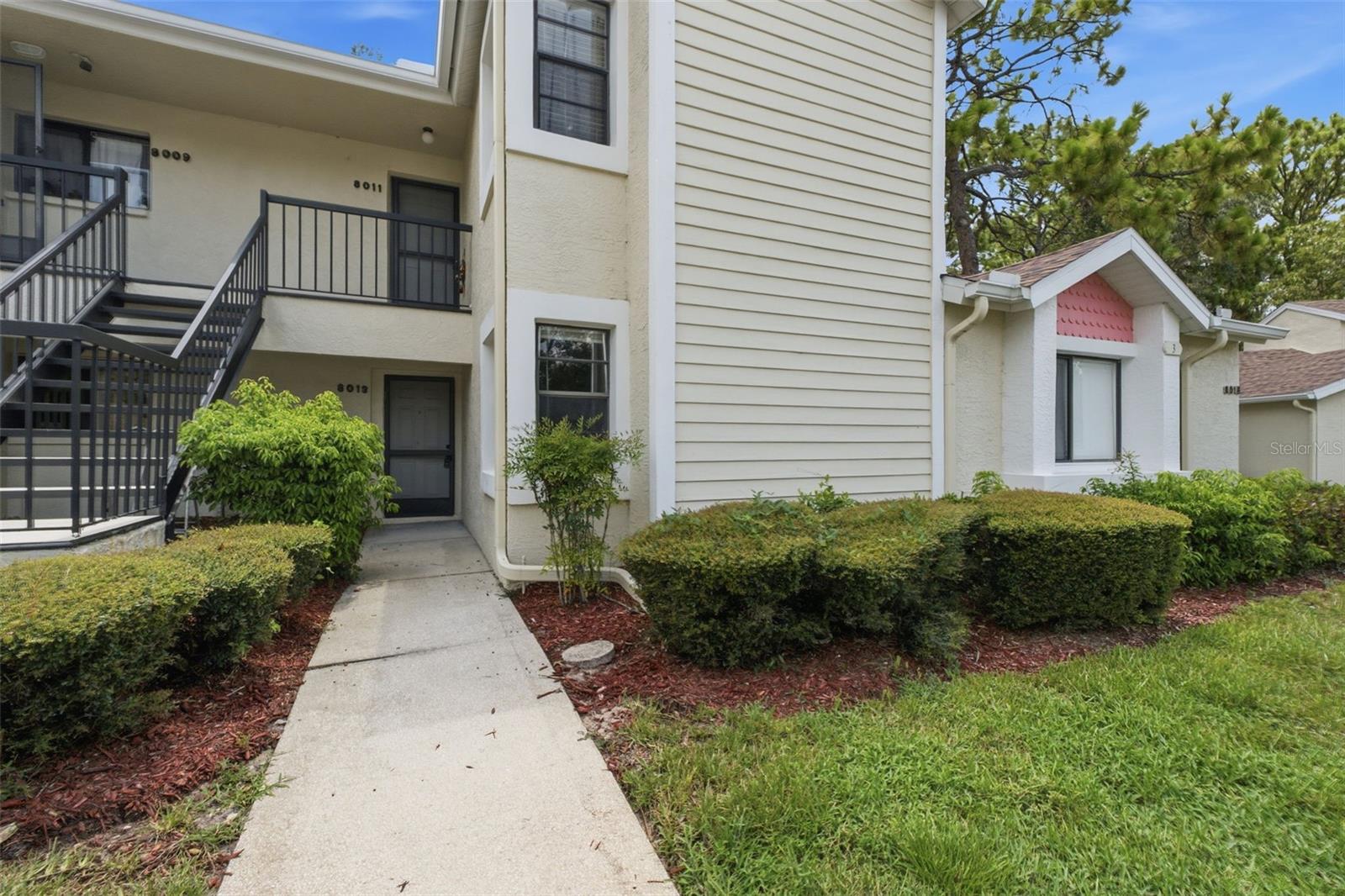 8013 Picketts Court 1 — photo