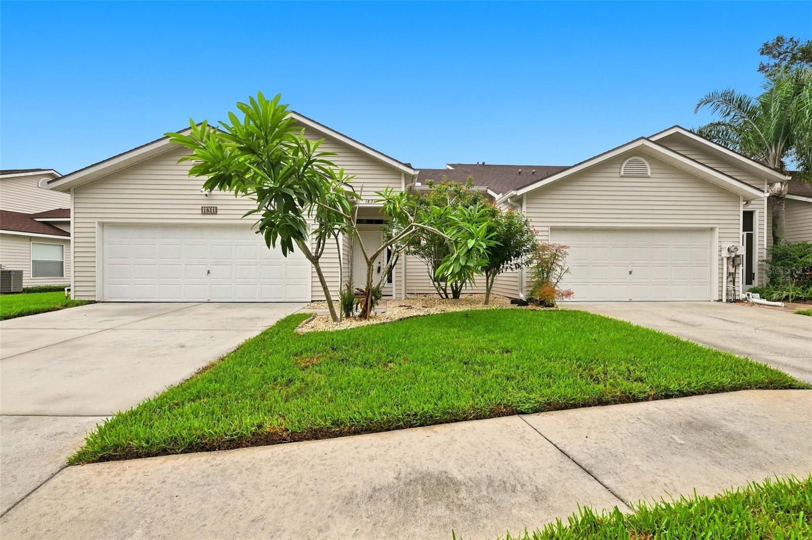 1821 Lake Heron Drive — photo
