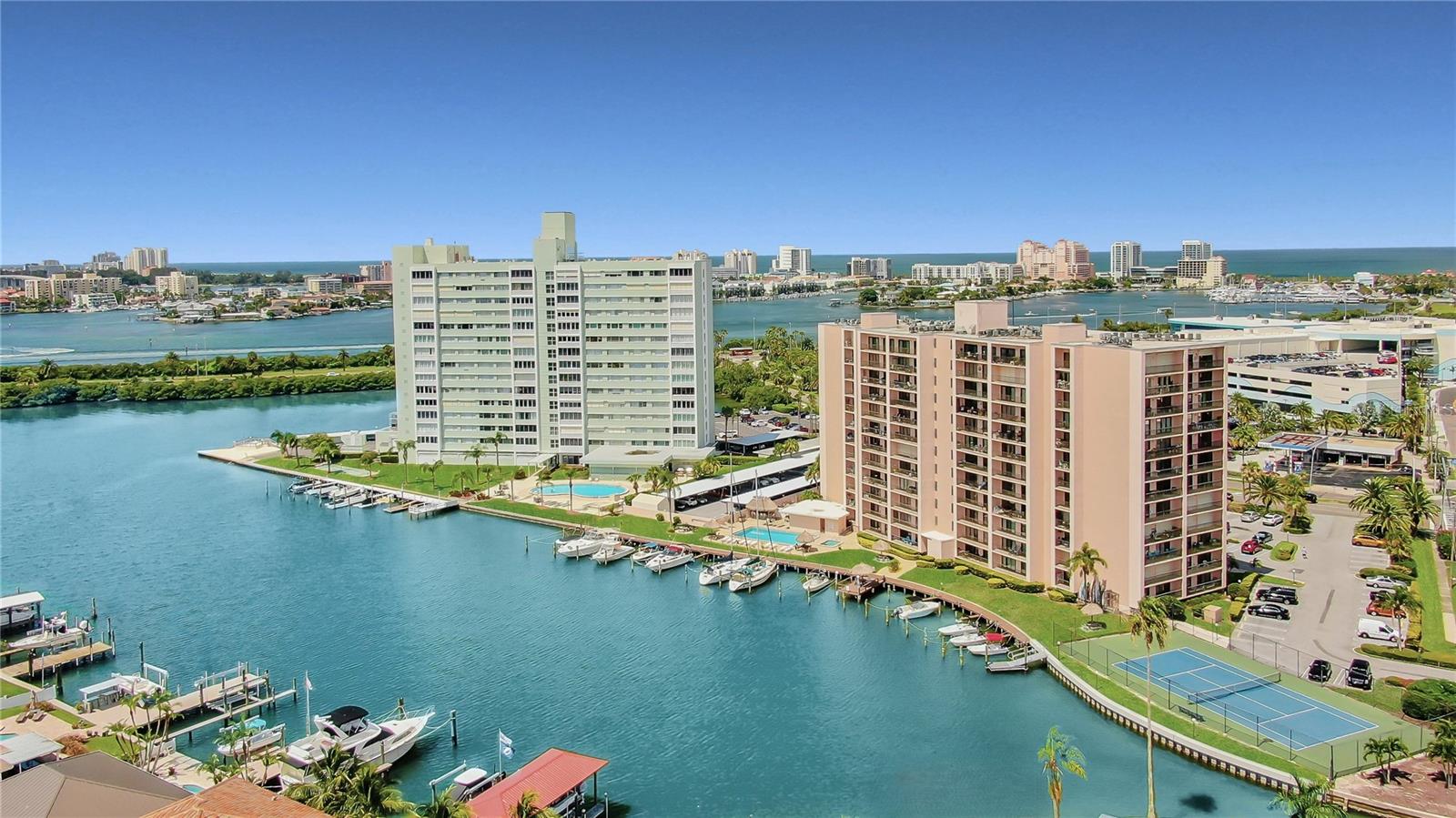 51 Island Way 311 — photo