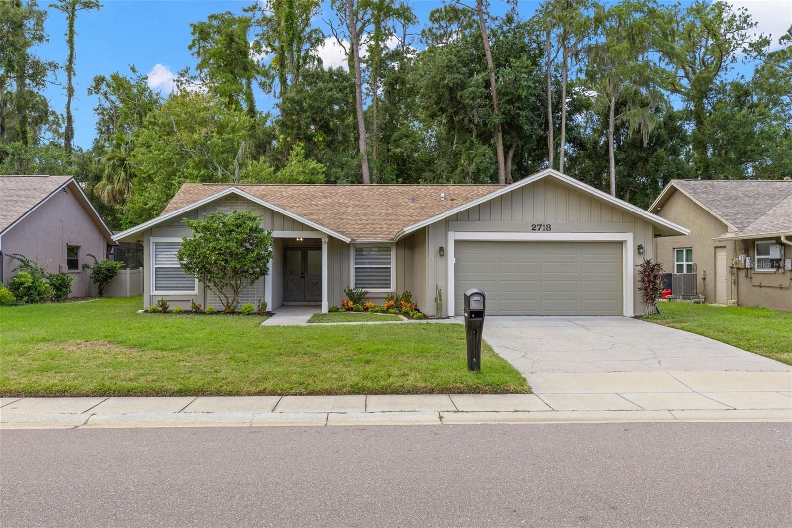 2718 Woodhall Terrace — photo