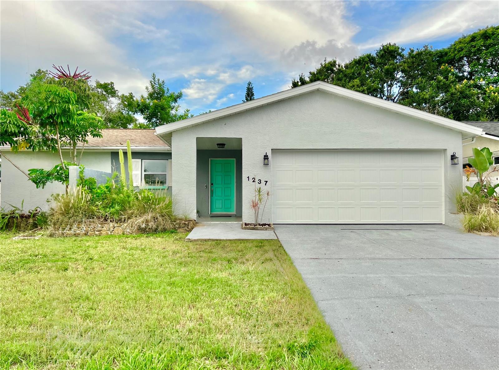 1237 Lotus Path — photo