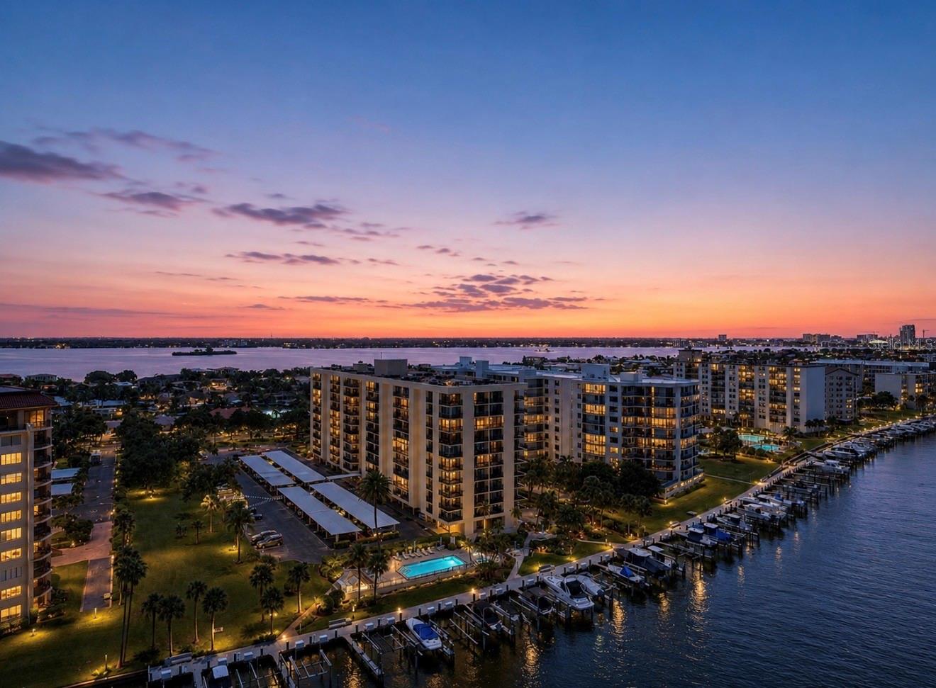 690 Island Way 501 — photo