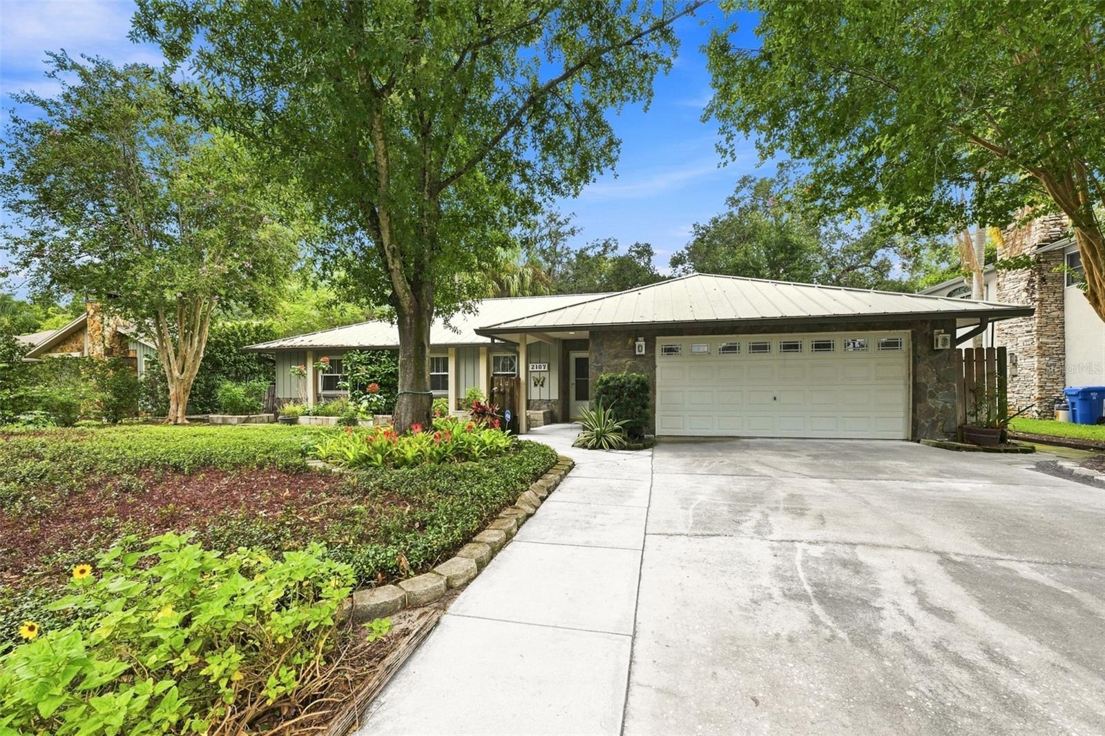 2107 W Fore Drive — photo