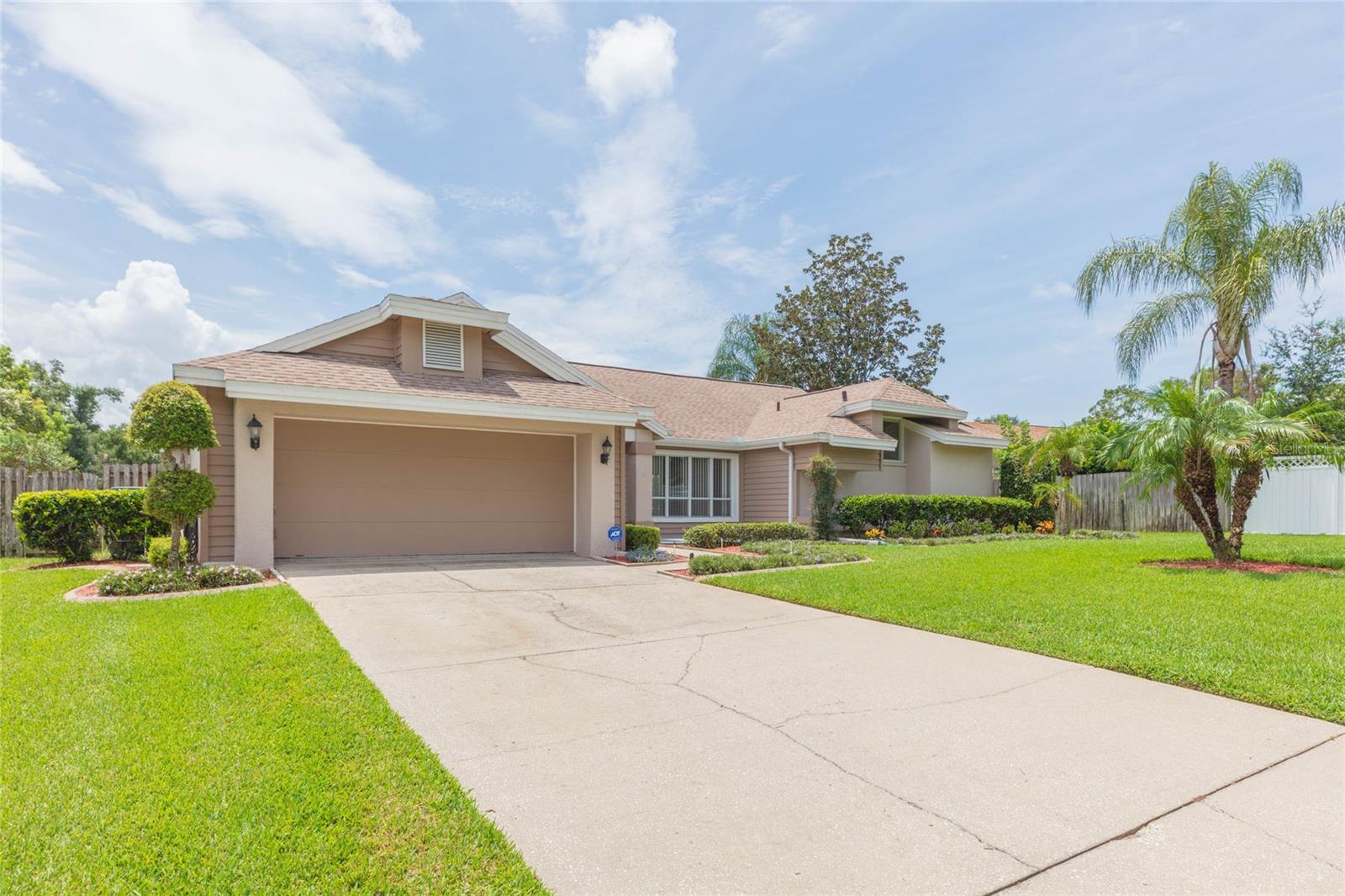 1405 Oxfordshire Court — photo