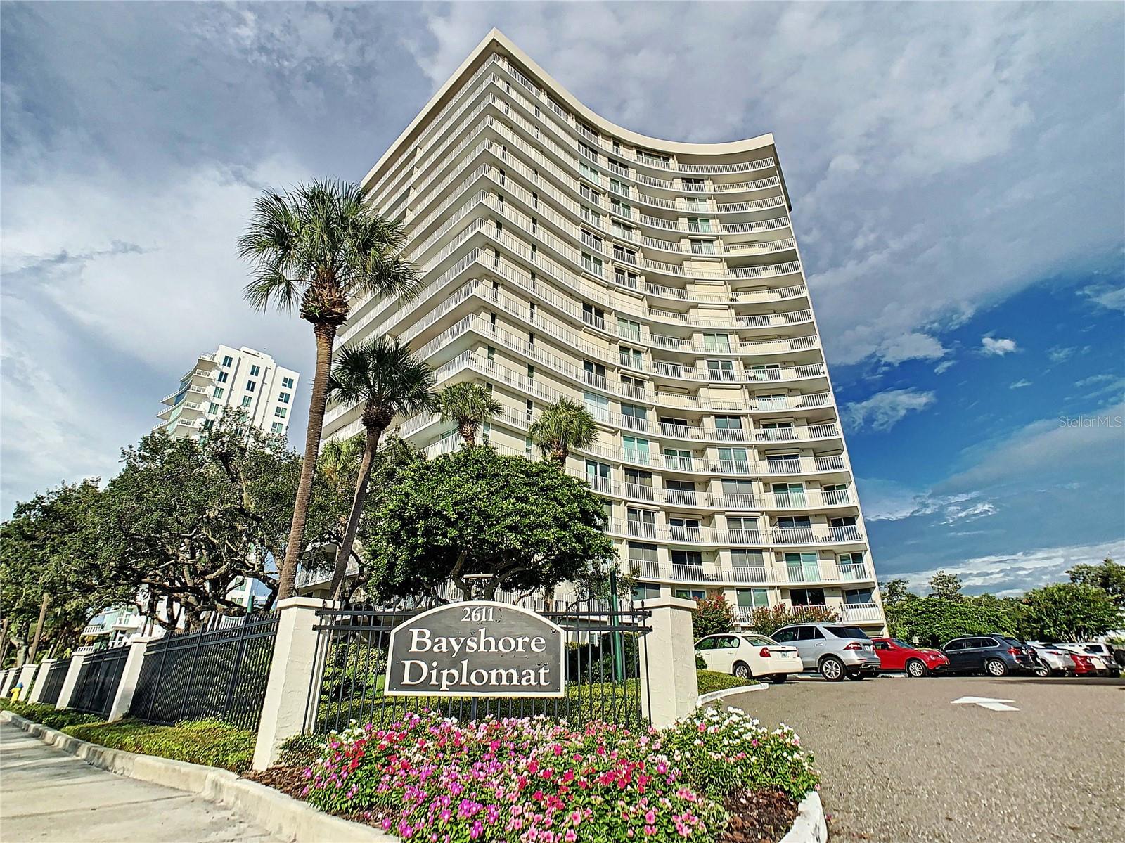 2611 Bayshore Boulevard 303 — photo