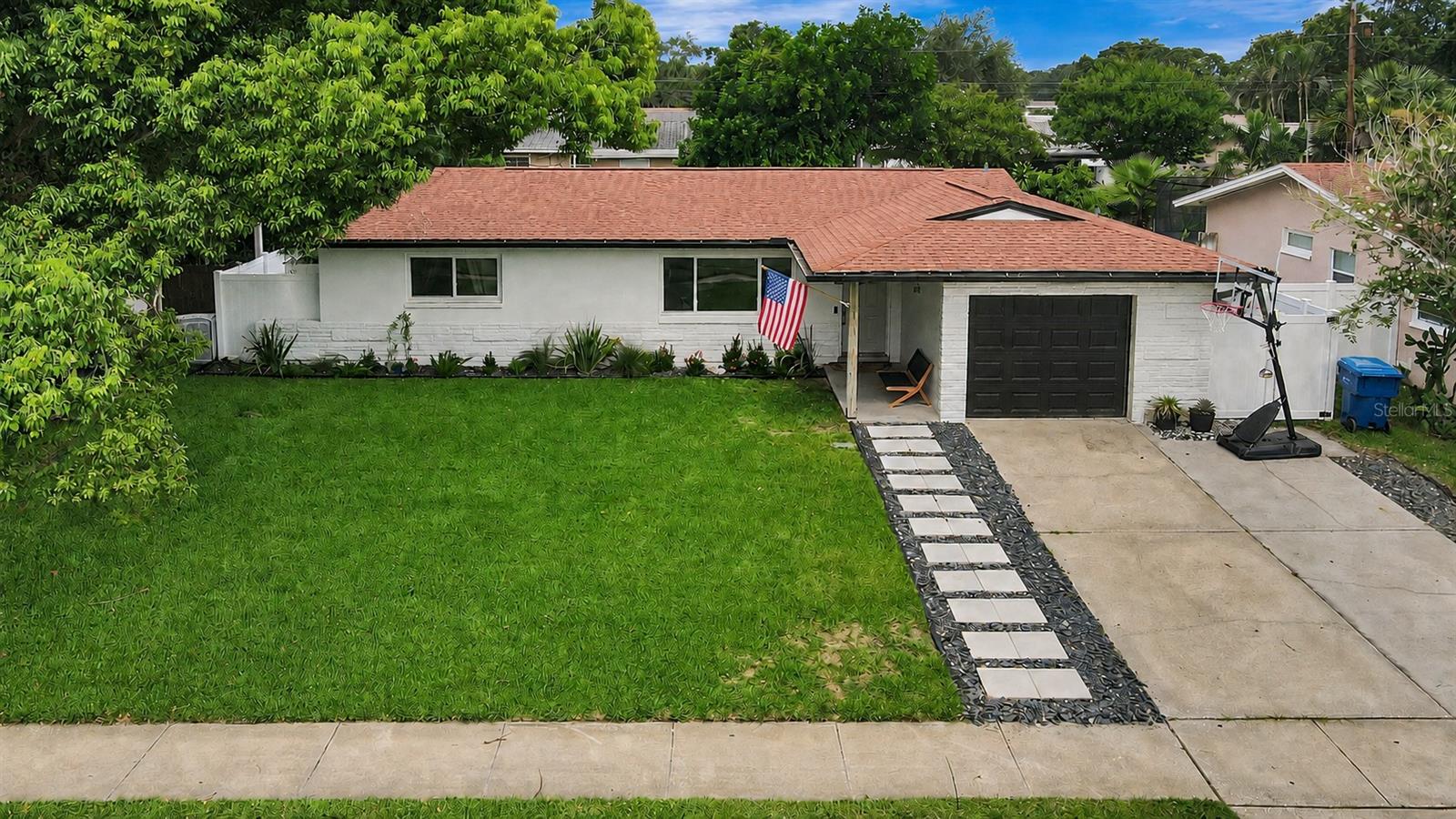 510 Hillcrest Drive — photo