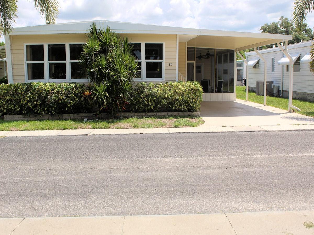 92 Thatch Palm Street E — photo