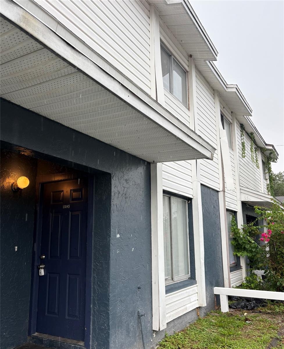13045 Londondary Place — photo
