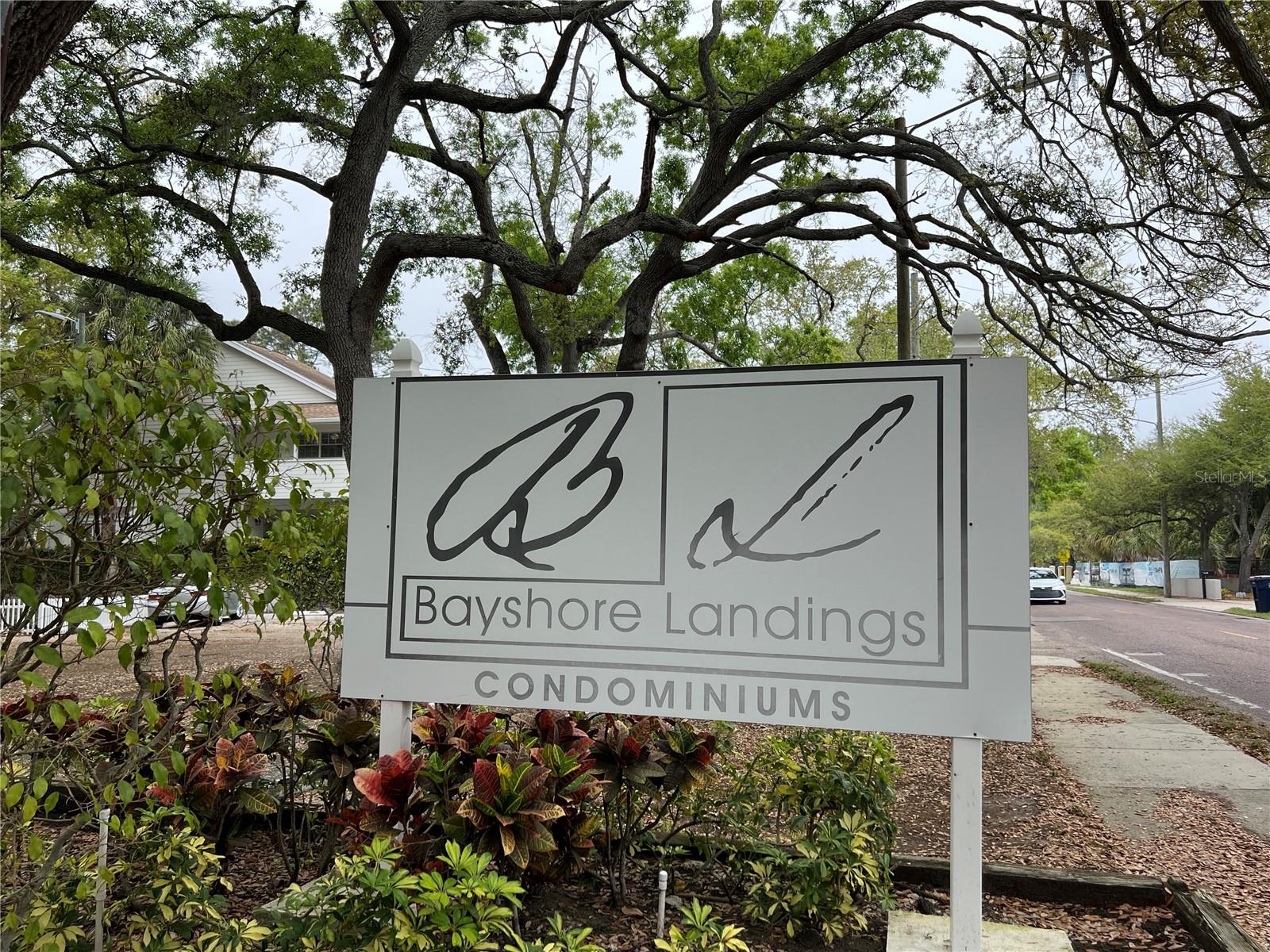 5221 Bayshore Boulevard 29 — photo