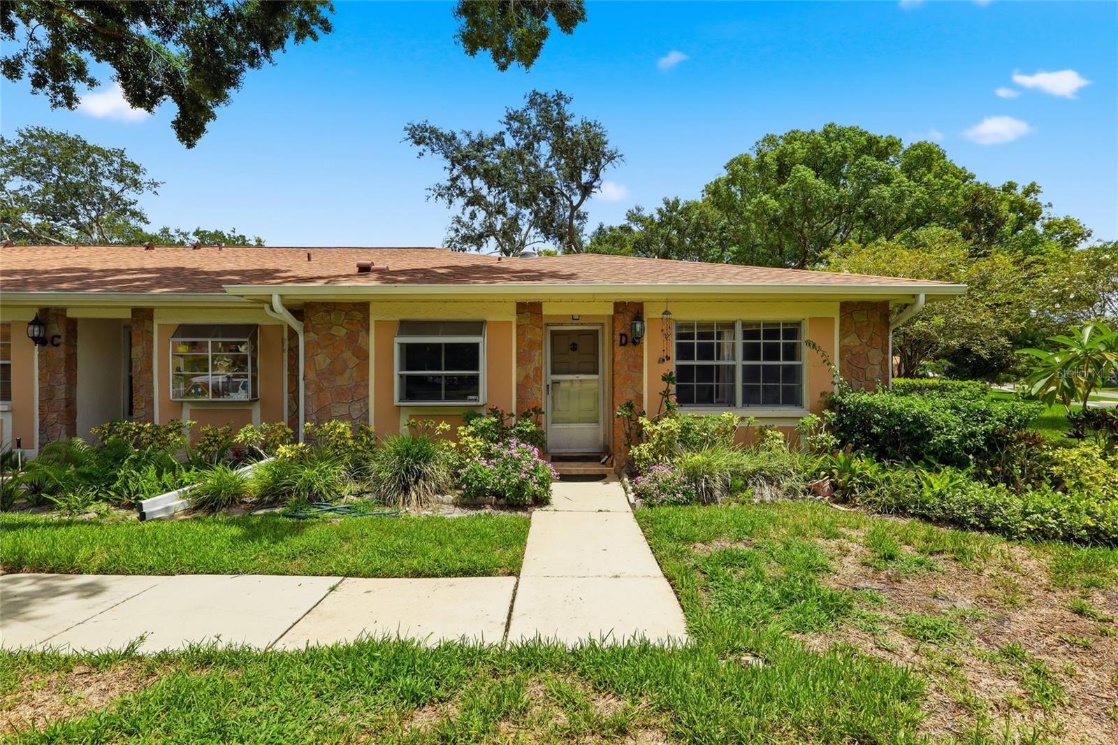 2211 Lark Circle W D — photo