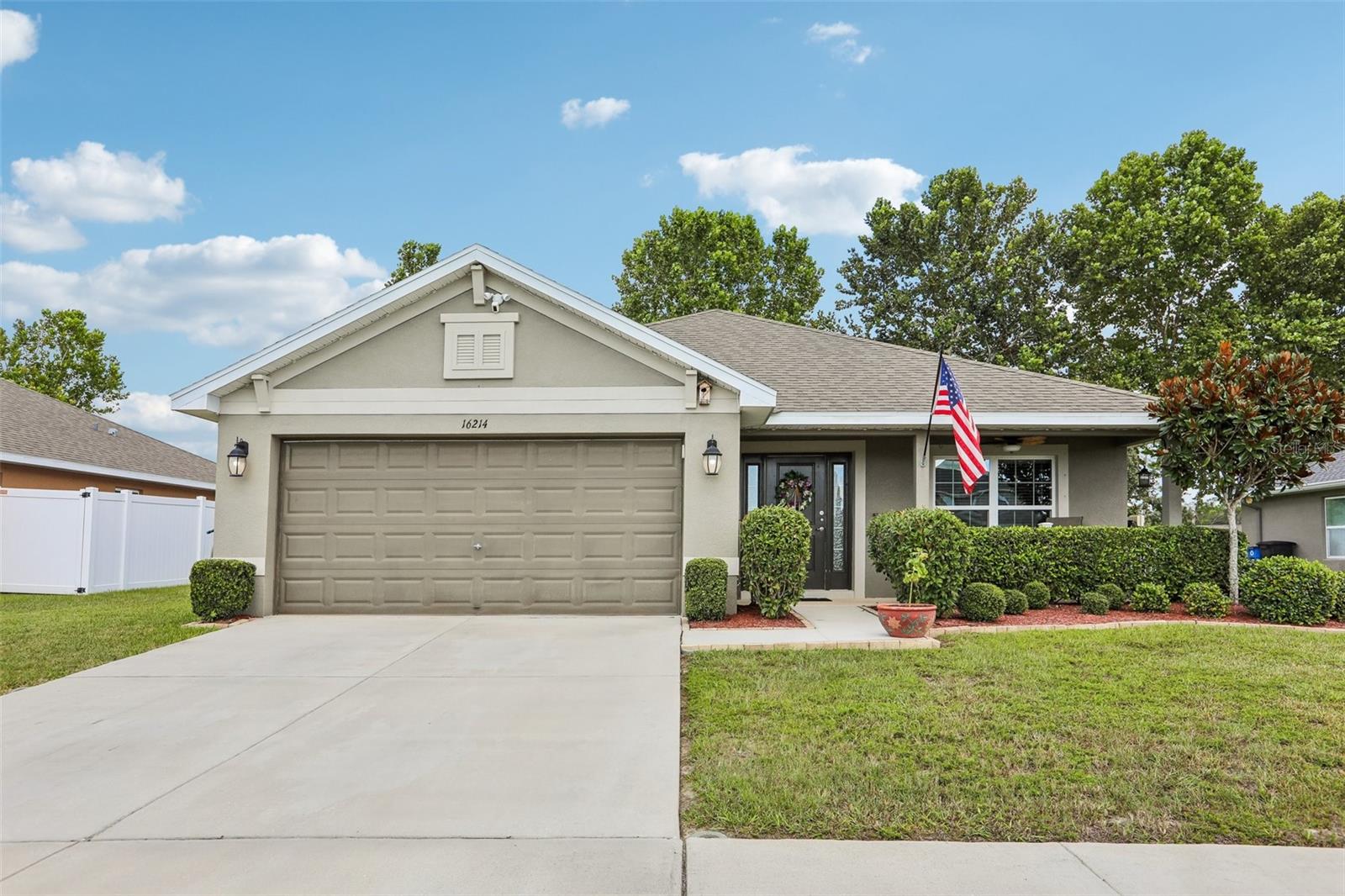16214 Vine Cliff Avenue — photo