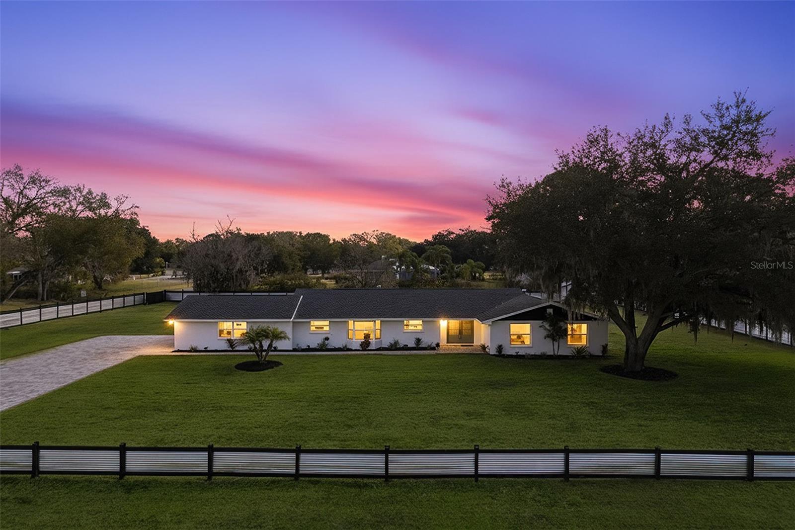 2338 Meadowbrook Drive — photo