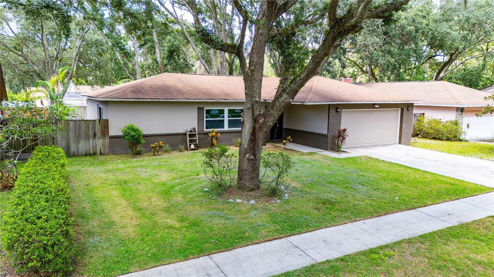 2423 Forrest Crest Cir — photo