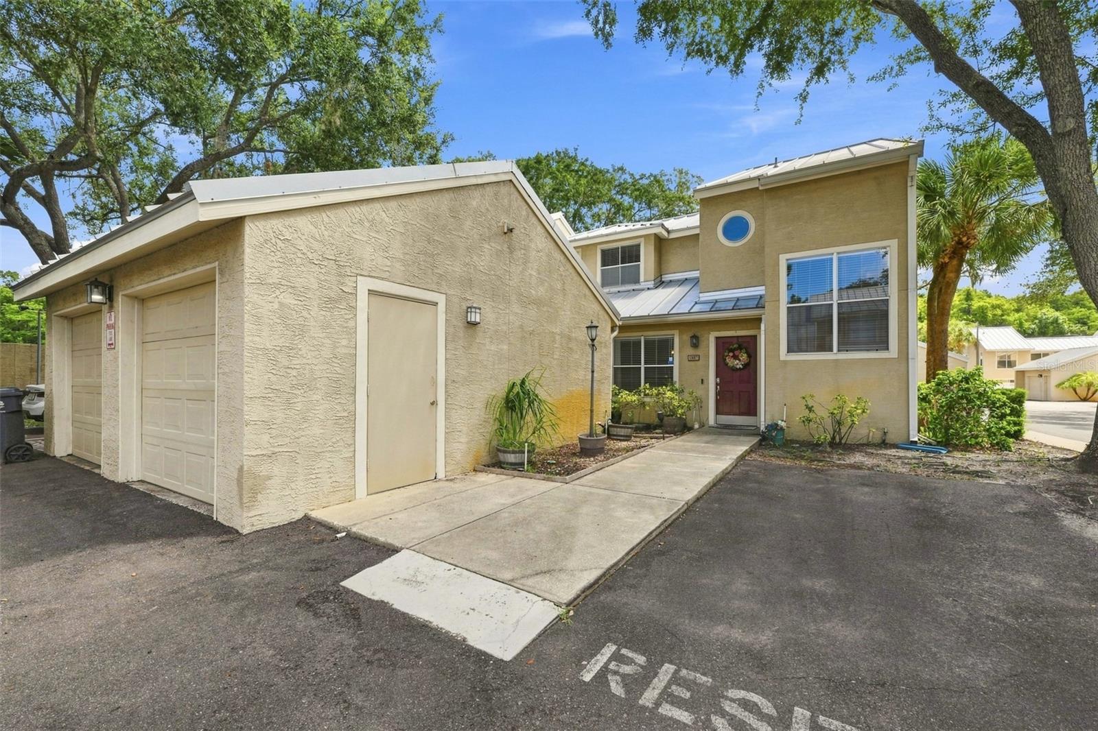 13017 Lorna Place — photo