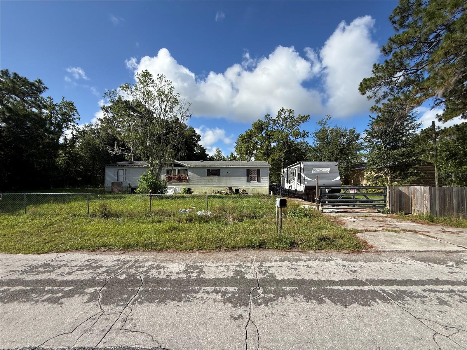 6672 W Edgewood Lane — photo